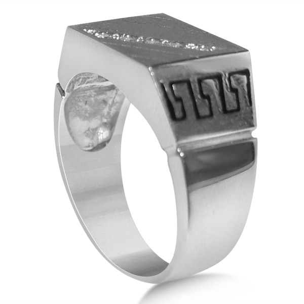 Diamond Accented Engagement Ring in 14k White Gold (0.15ct)