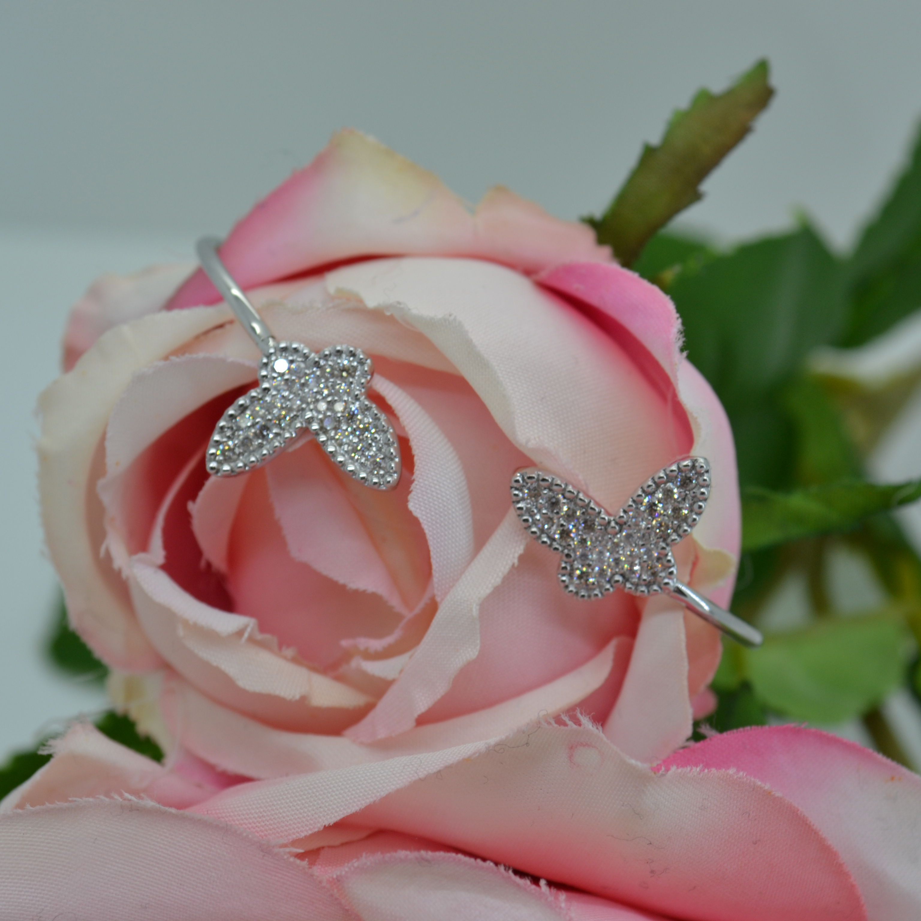 Diamond Butterfly Pave Bangle Bracelet 14k White Gold (0.60ct)