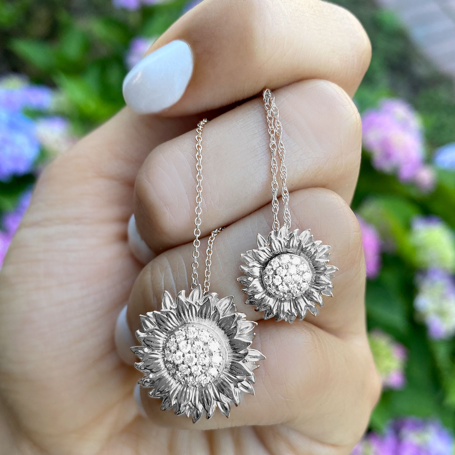 Sunflower Diamond Pendant Necklace 18k White Gold (0.19ct)