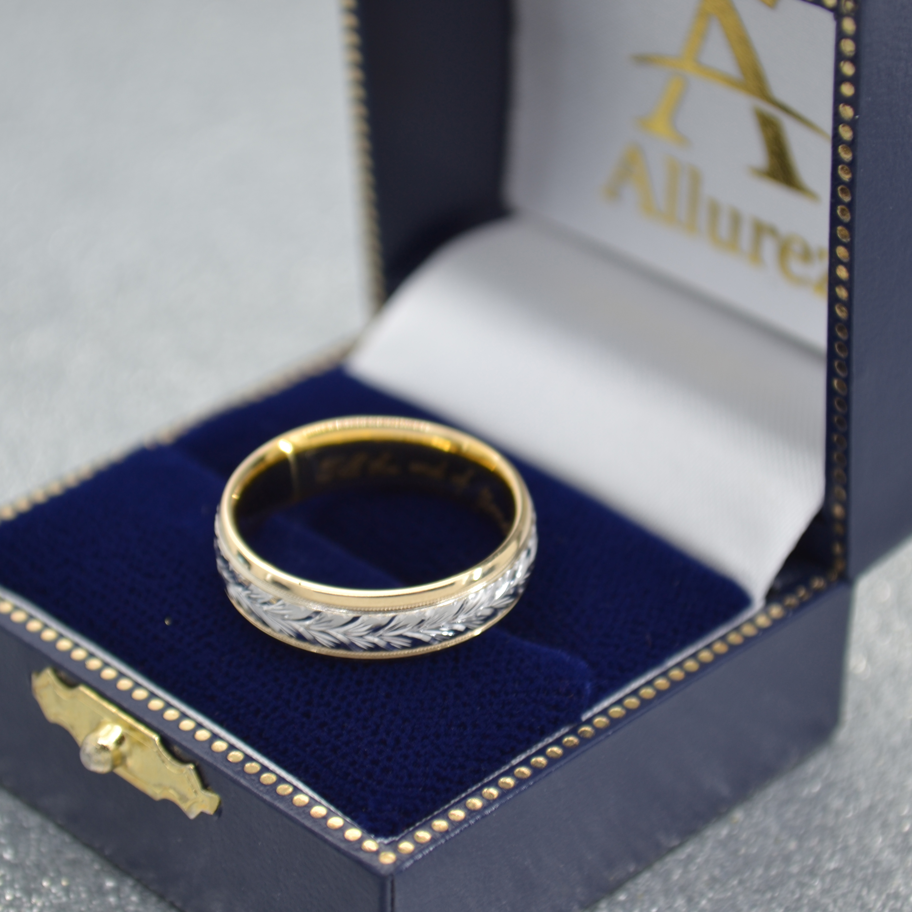 Hand Engraved Two Tone Wedding Band Carved Ring in 18k Gold (6.5mm)