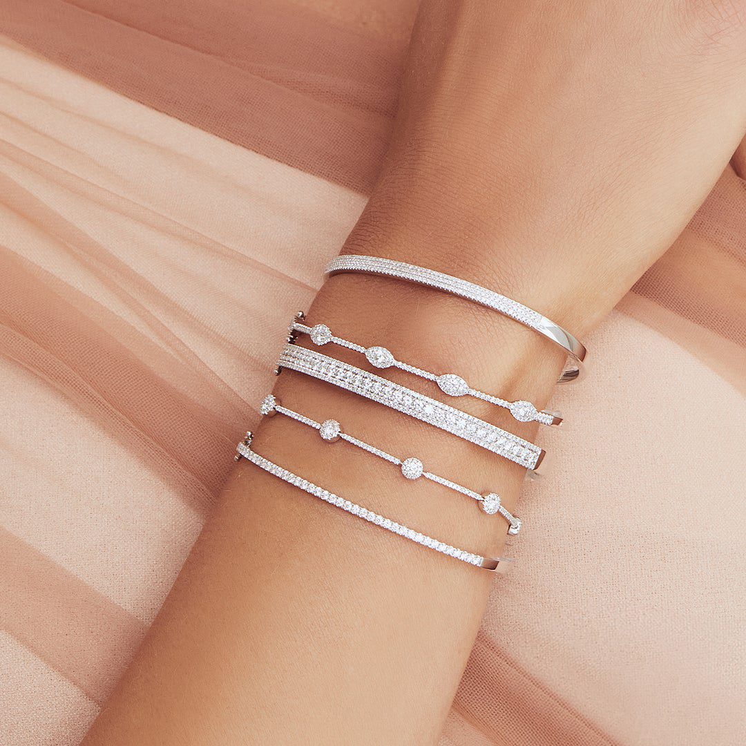 Diamond Halo Style Link Bracelet 14k White Gold (0.88ct)