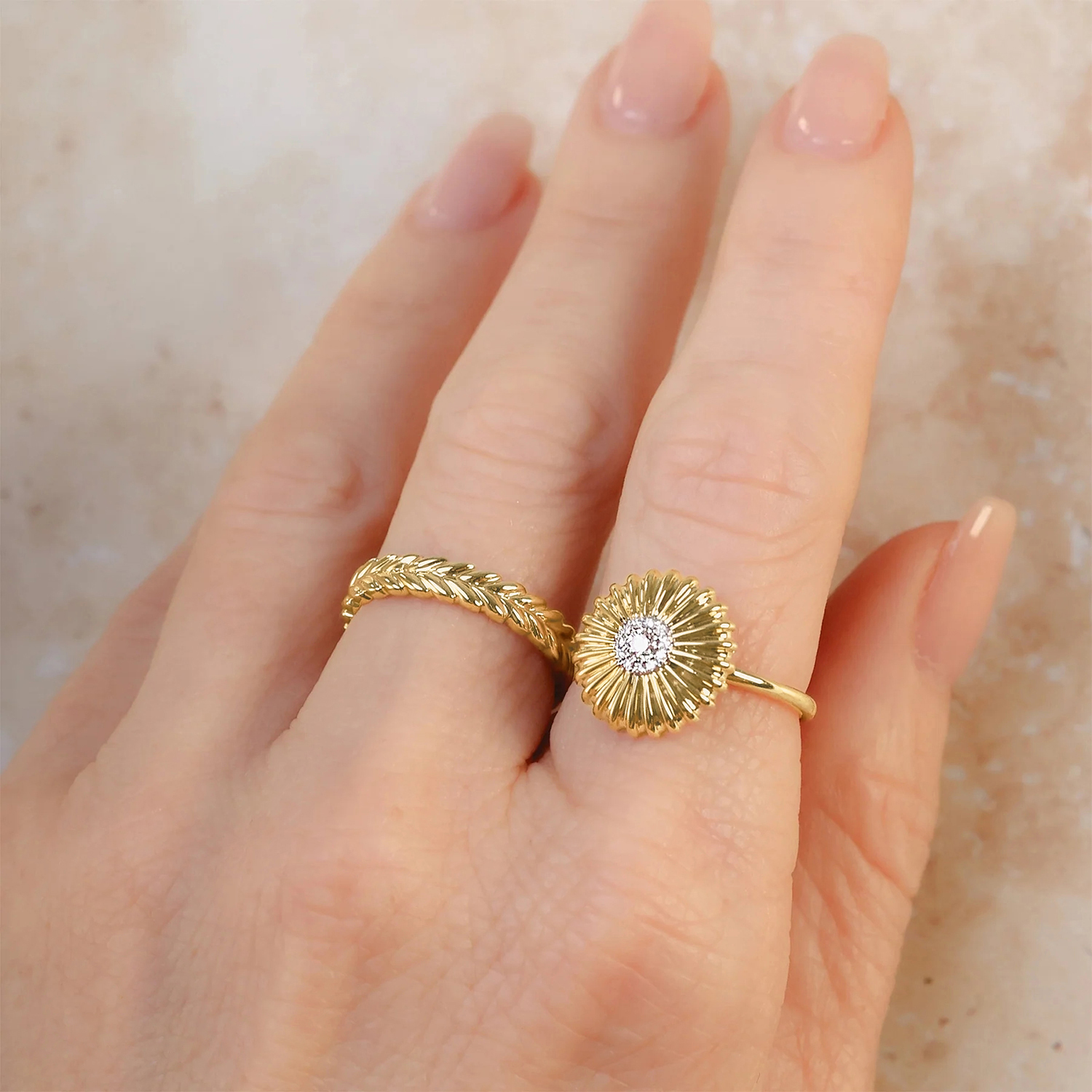 Diamond Daisy Flower Ring 14K Yellow Gold (0.10ct)