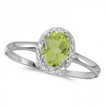 Peridot and Diamond Cocktail Ring in 14K White Gold (0.95ct)
